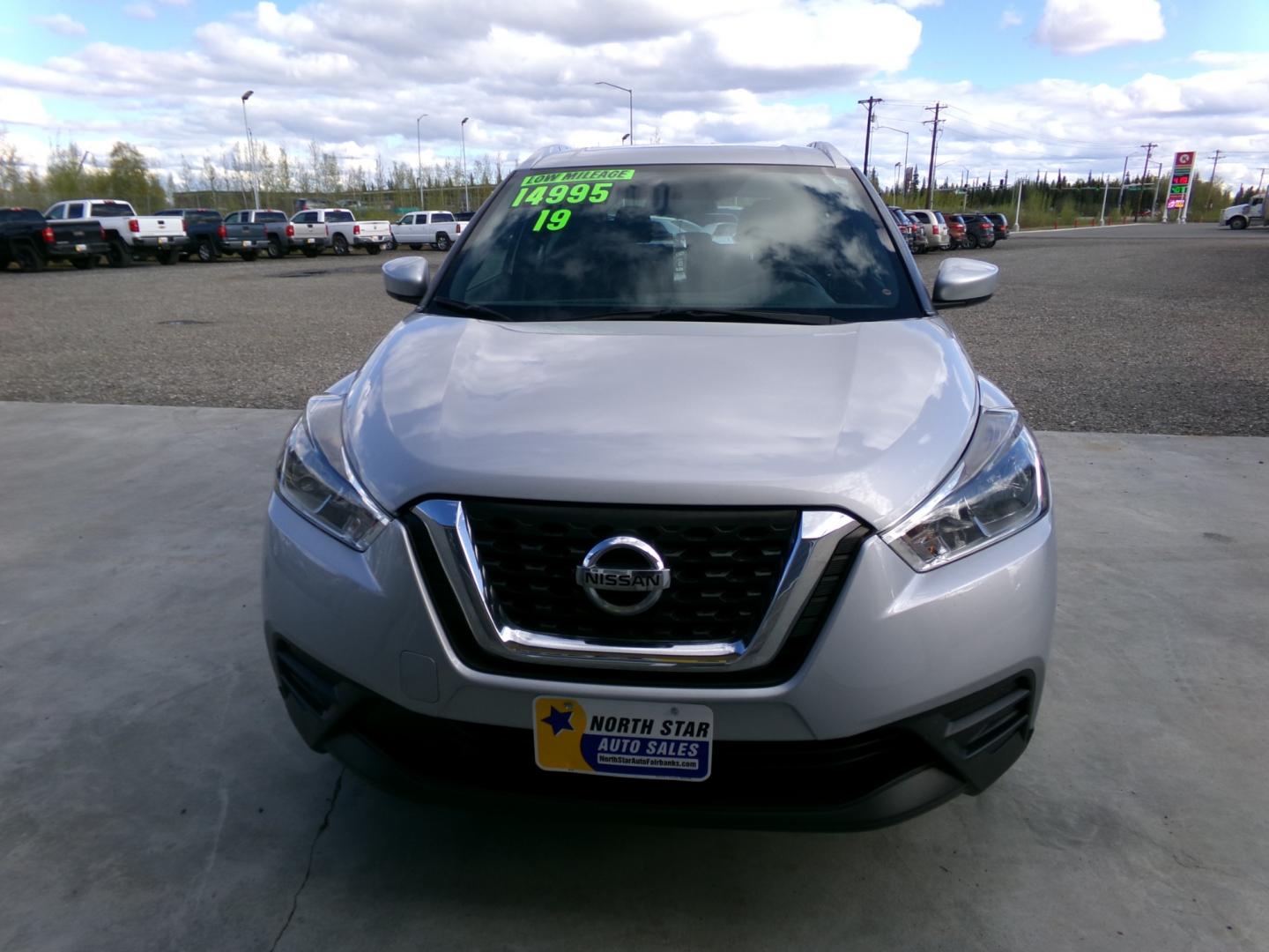 2019 Silver /Black Nissan Kicks S (3N1CP5CU0KL) with an 1.6L L4 engine, CVT transmission, located at 2630 Philips Field Rd., Fairbanks, AK, 99709, (907) 458-0593, 64.848068, -147.780609 - Photo#1